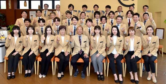 売却スタッフ集合写真